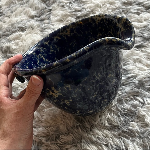 Bennington Potters batter bowl, for mixing and pouring, blue and white marbled - Picture 2 of 7